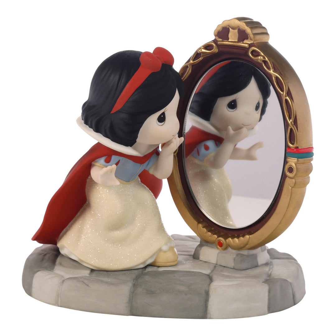 Precious Moments Disney Showcase: Snow White with Mirror Figurine sparkle-castle