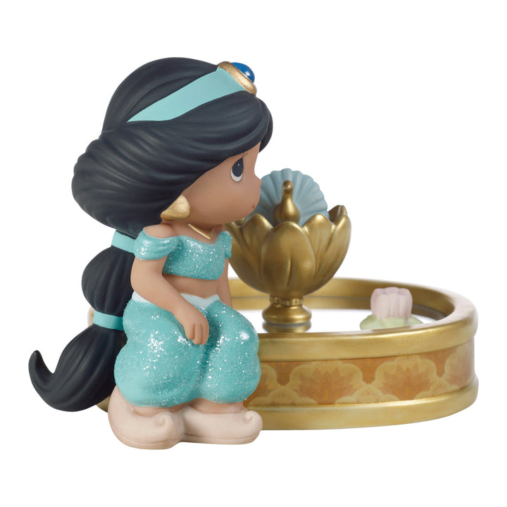 Precious Moments Disney Showcase: Jasmine with Mirrored Fountain Figurine sparkle-castle