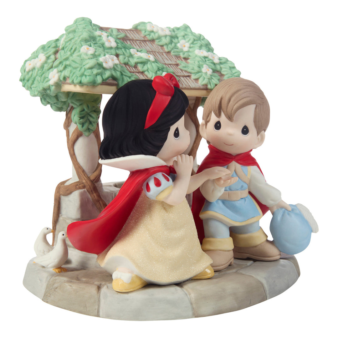 Precious Moments Disney Showcase: Snow White with Prince by Well Figurine sparkle-castle