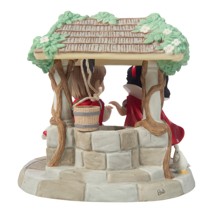 Precious Moments Disney Showcase: Snow White with Prince by Well Figurine sparkle-castle