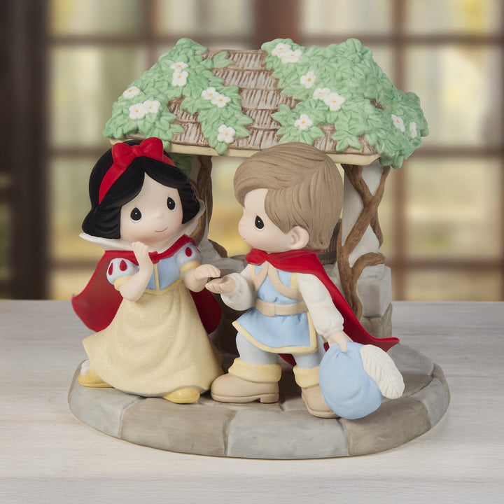 Precious Moments Disney Showcase: Snow White with Prince by Well Figurine sparkle-castle