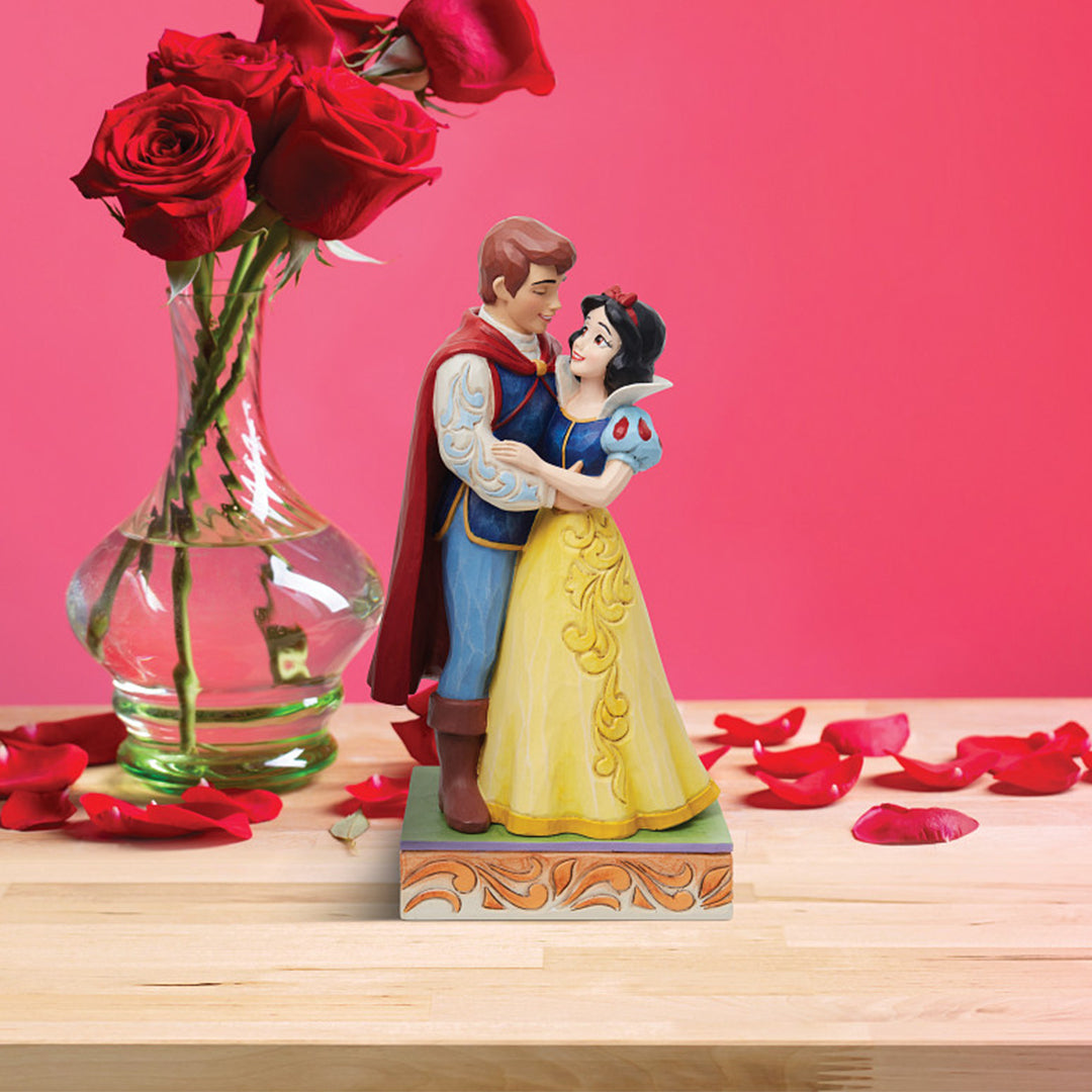 Jim Shore Disney Traditions: Snow White & Prince In Love Figurine sparkle-castle