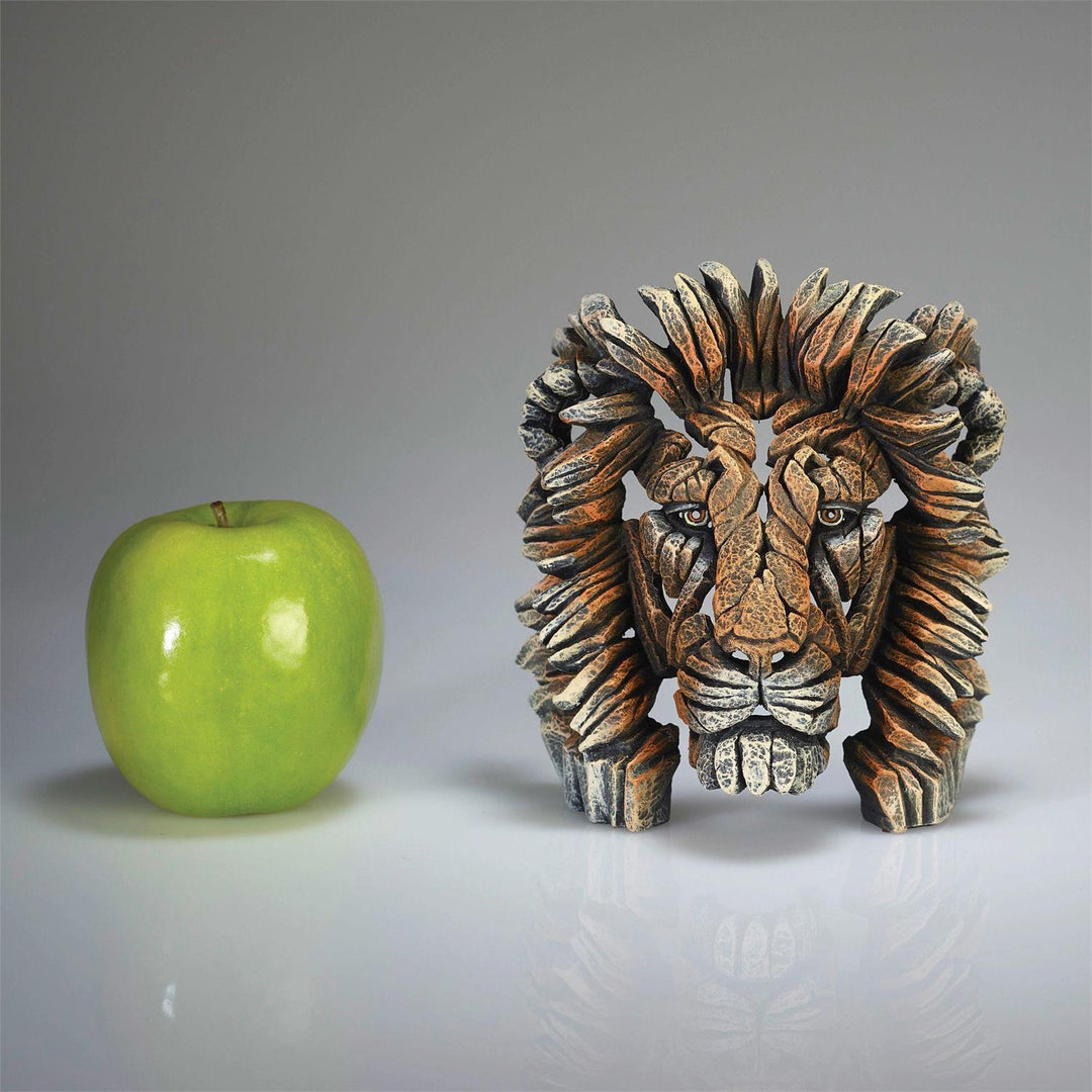 Edge Sculpture: Miniature Lion Bust sparkle-castle