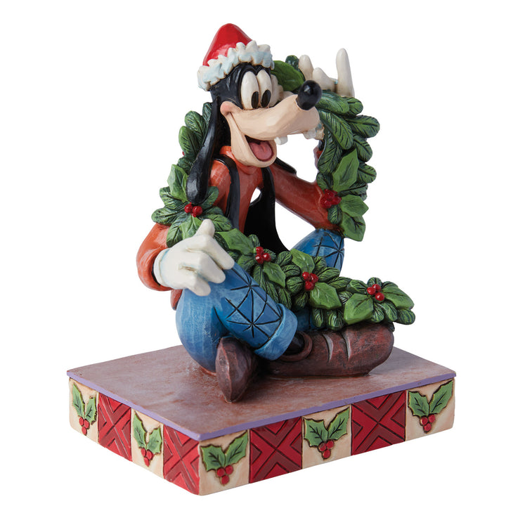 Jim Shore Disney Traditions: Christmas Goofy Personality Pose Figurine sparkle-castle