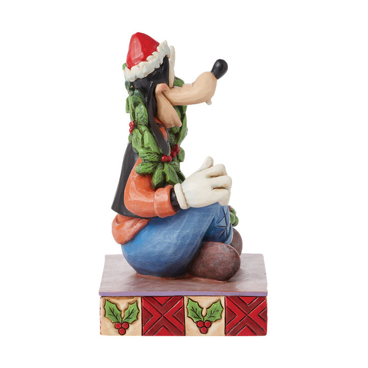 Jim Shore Disney Traditions: Christmas Goofy Personality Pose Figurine sparkle-castle