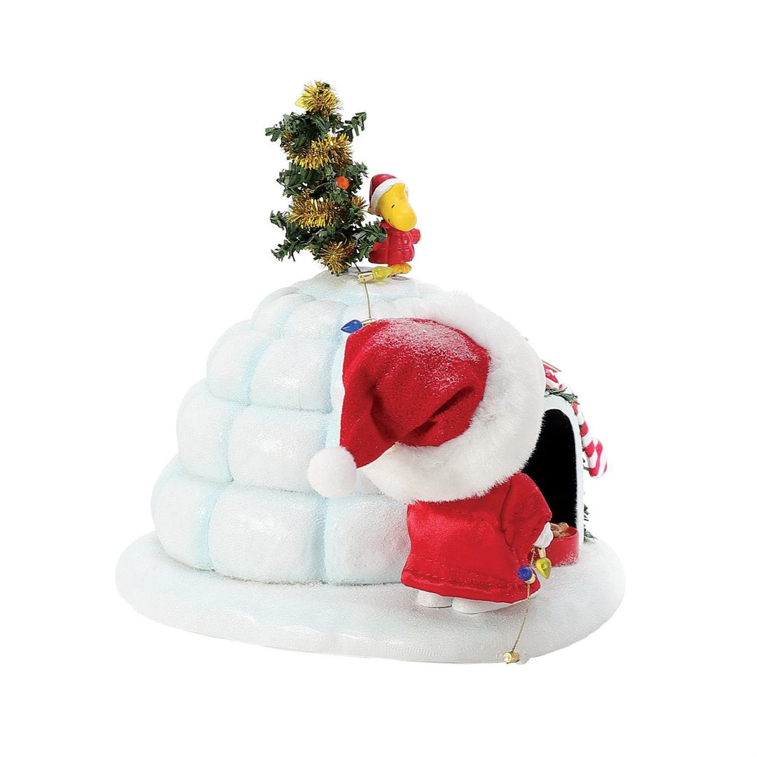 Department 56 Possible Dreams Peanuts: Snoopy's Puffer Igloo sparkle-castle