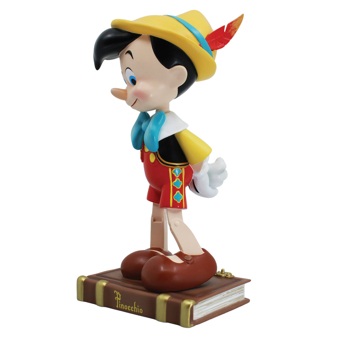 Disney Showcase: Pinocchio 85th Anniversary Figurine sparkle-castle
