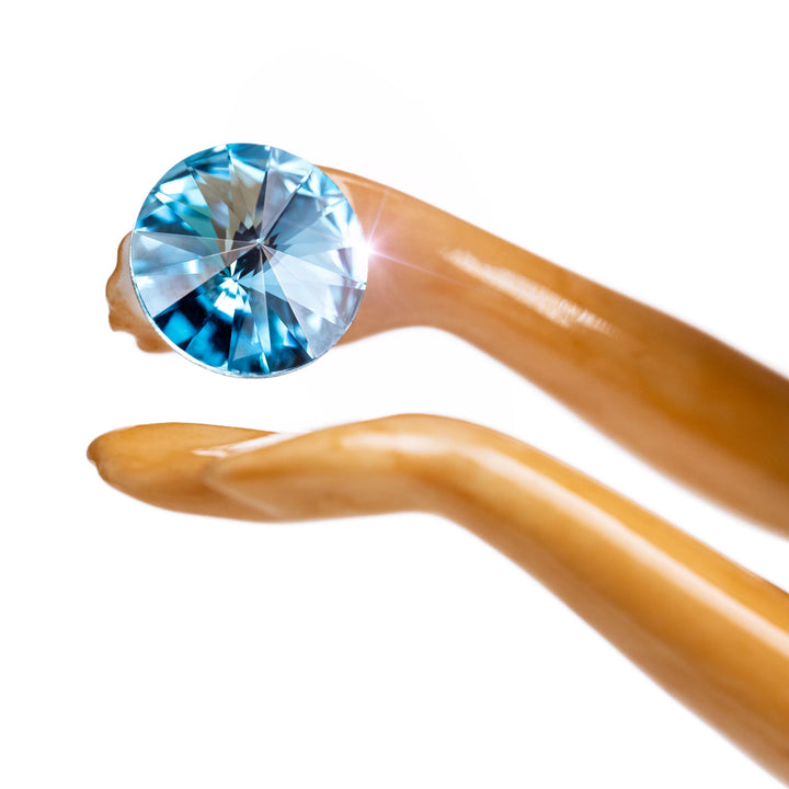 Disney English Ladies: Jasmine Holding Aquamarine March Birthstone Figurine sparkle-castle