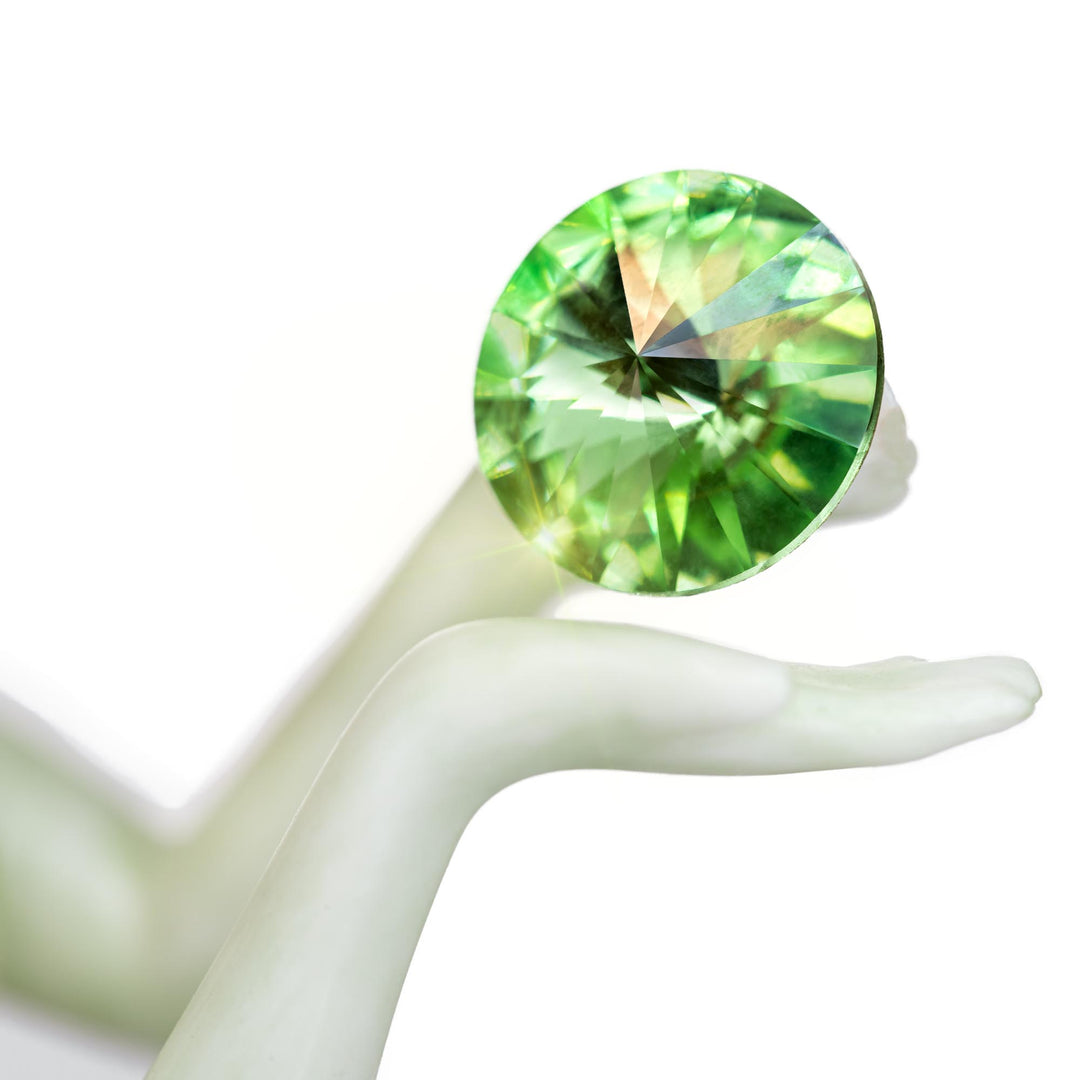 Disney English Ladies: Tiana Holding Peridot August Birthstone Figurine sparkle-castle