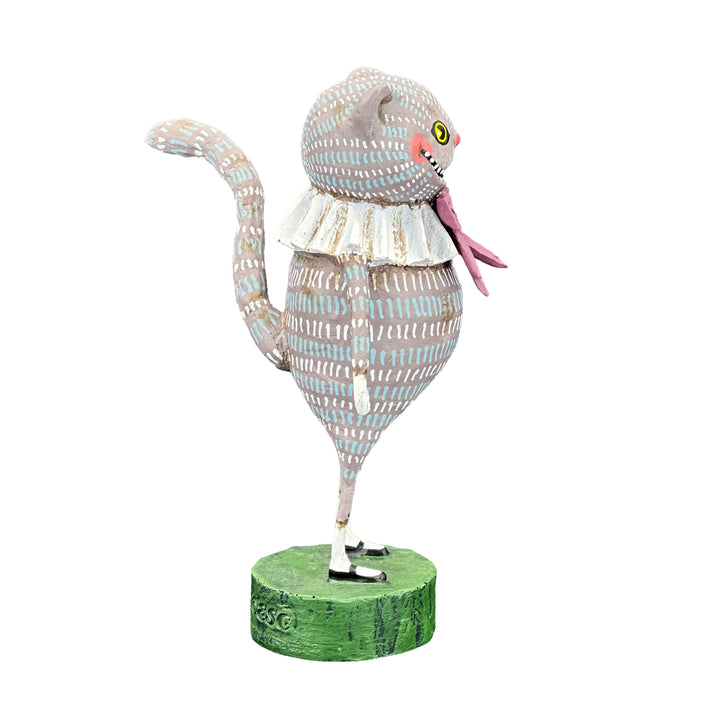 Lori Mitchell Alice in Wonderland Collection: Cheshire Cat Figurine sparkle-castle