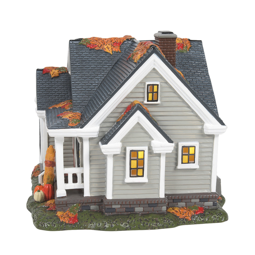 Department 56 Snow Village Harvest: Gather 'Round For Thanksgiving sparkle-castle