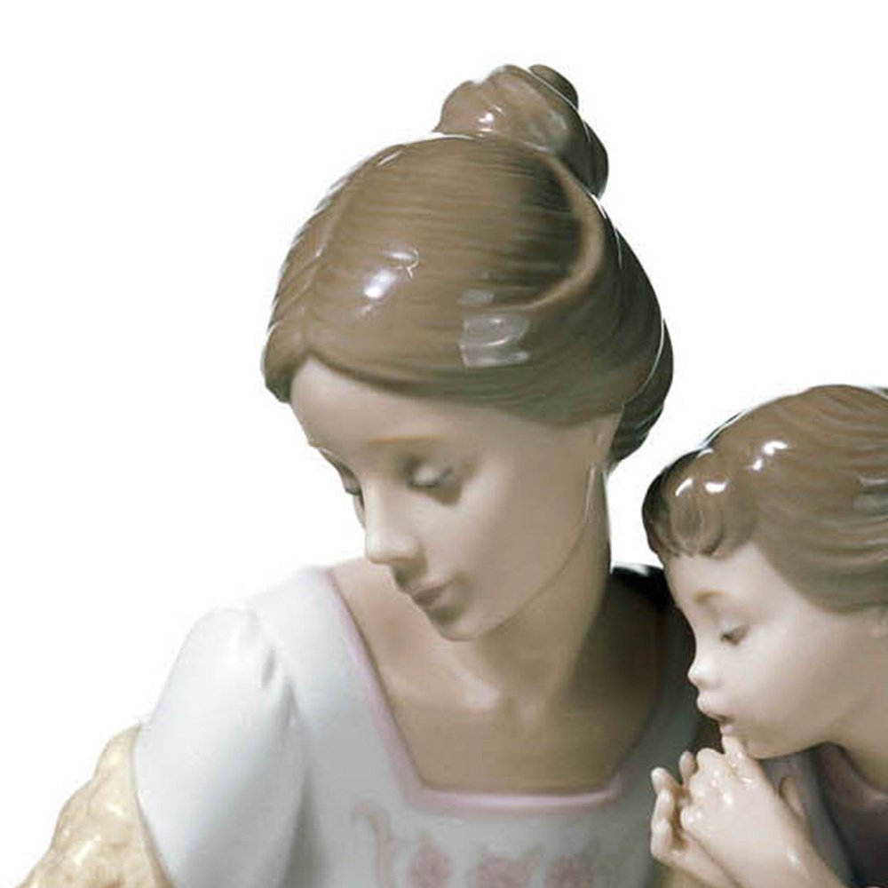 Lladró Treasured Memories Collection: Welcome to The Family Figurine sparkle-castle