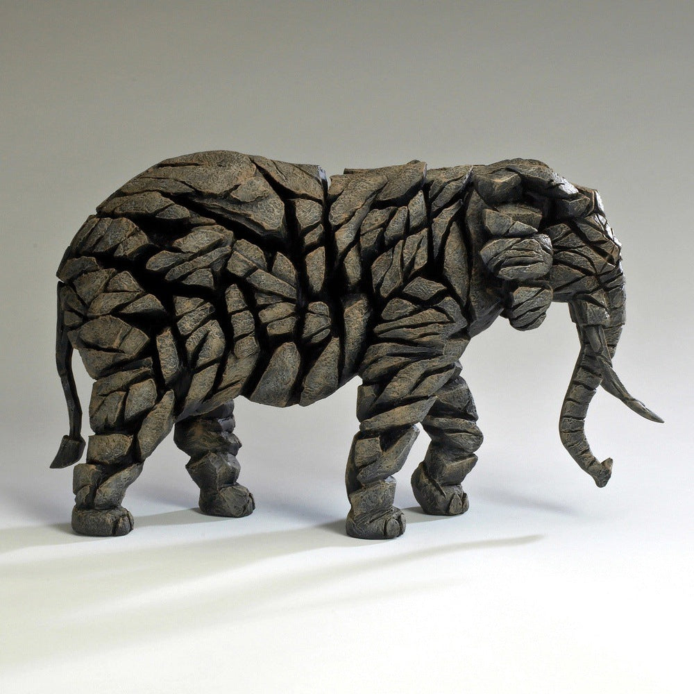Edge Sculpture: Elephant Figure sparkle-castle