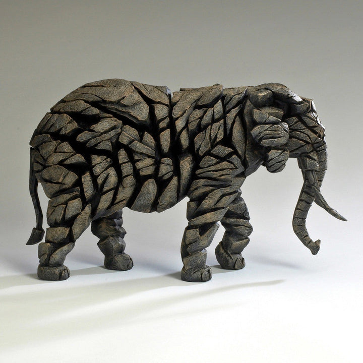 Edge Sculpture: Elephant Figure sparkle-castle