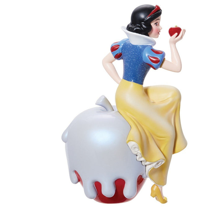 Disney Showcase Icons: D100 Snow White Figurine sparkle-castle