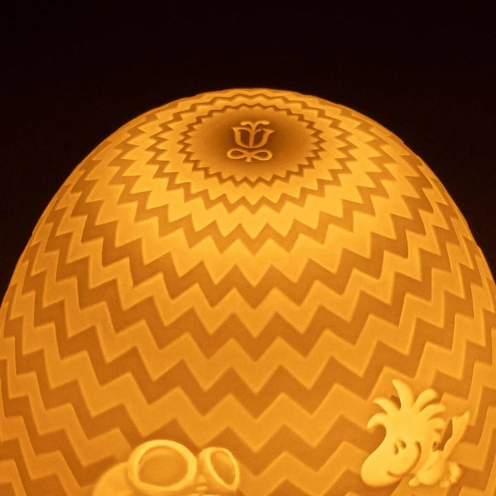 Lladró Peanuts Collection: Snoopy Lithophane sparkle-castle