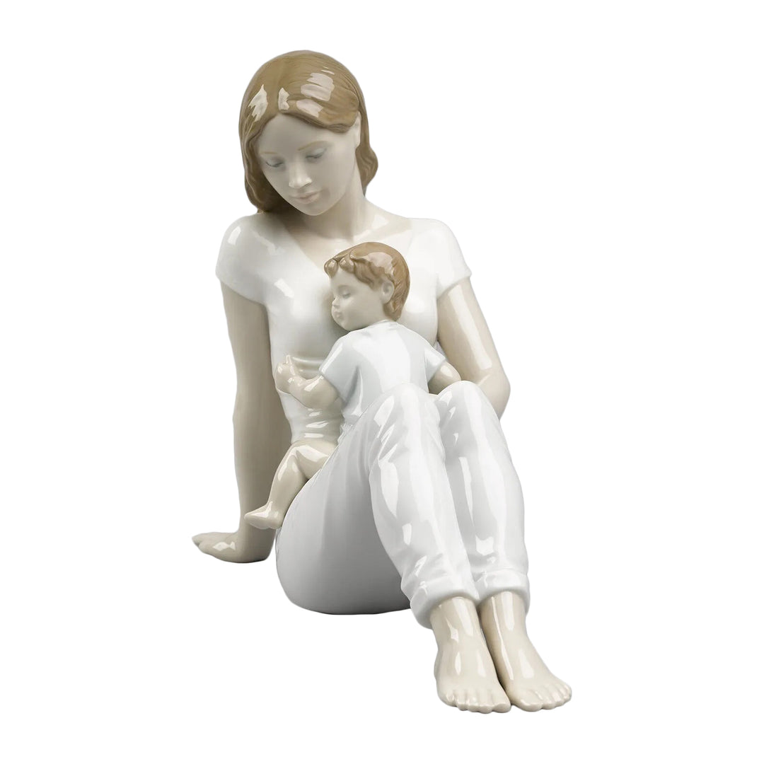 Lladró Treasured Memories Collection: A Mother's Love Figurine sparkle-castle