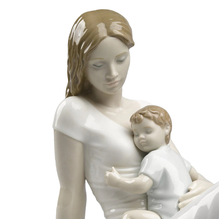 Lladró Treasured Memories Collection: A Mother's Love Figurine sparkle-castle