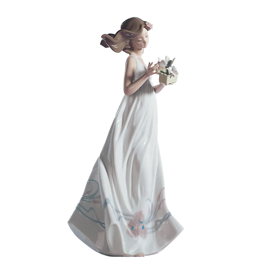 Lladró Elegant Youth Collection: Butterfly Treasures Figurine sparkle-castle