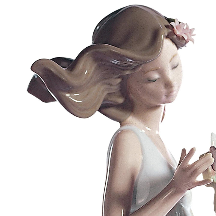 Lladró Elegant Youth Collection: Butterfly Treasures Figurine sparkle-castle