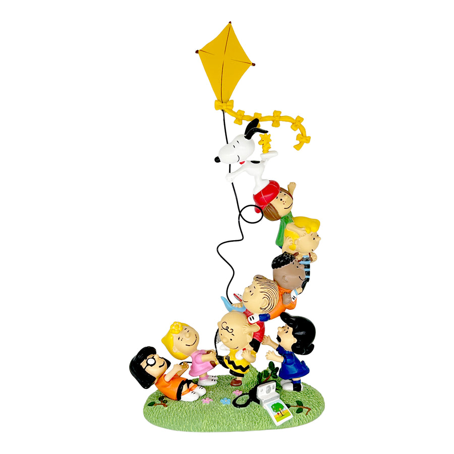 Precious Moments Peanuts: Charlie & Gang Flying A Kite Figurine sparkle-castle