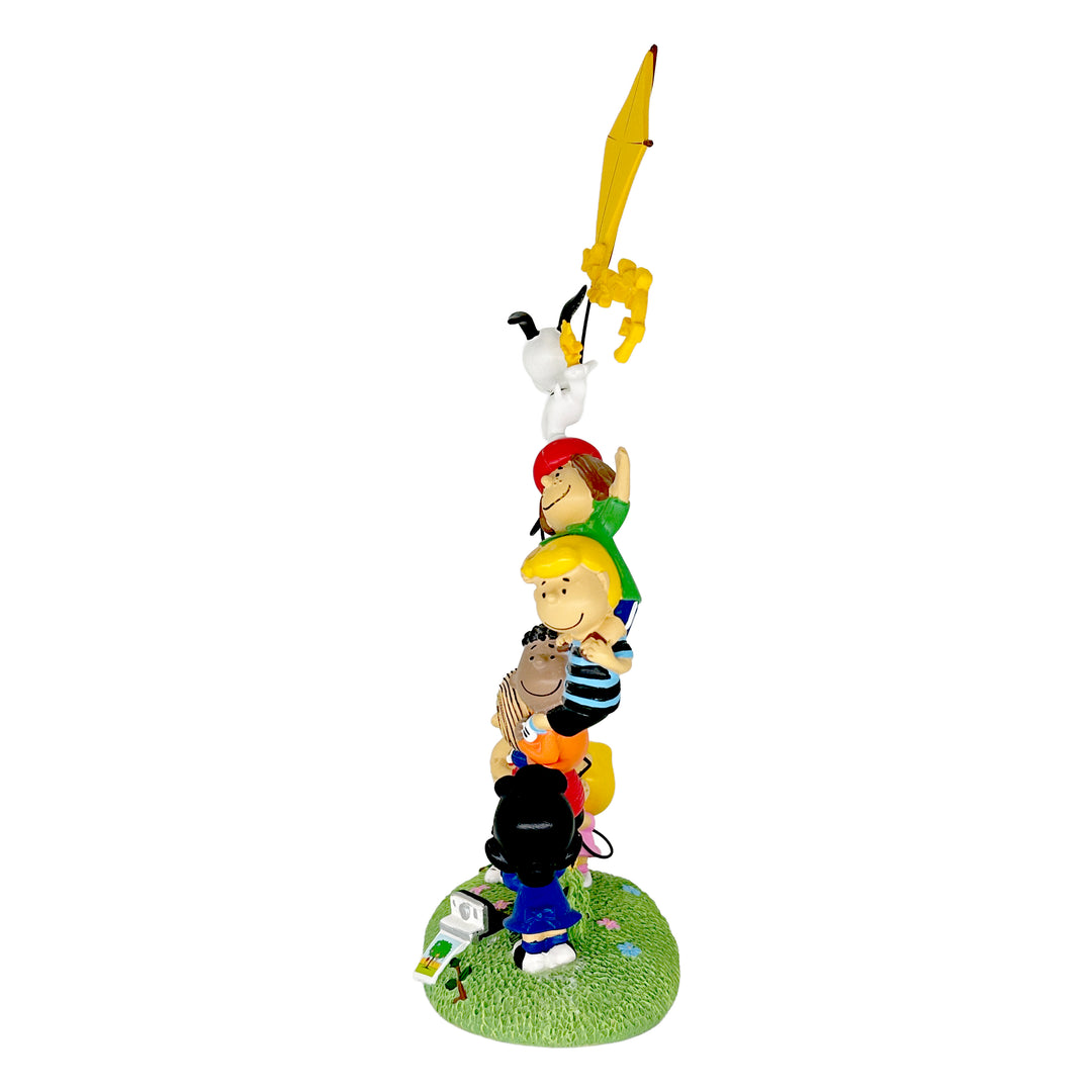 Precious Moments Peanuts: Charlie & Gang Flying A Kite Figurine sparkle-castle