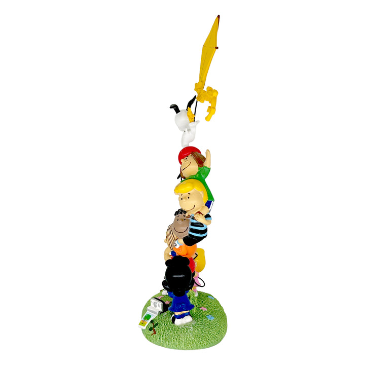Precious Moments Peanuts: Charlie & Gang Flying A Kite Figurine sparkle-castle