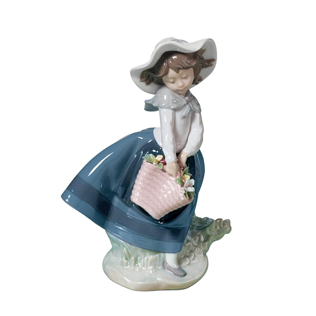 Lladró Elegant Youth Collection: Pretty Pickings Girl Figurine sparkle-castle