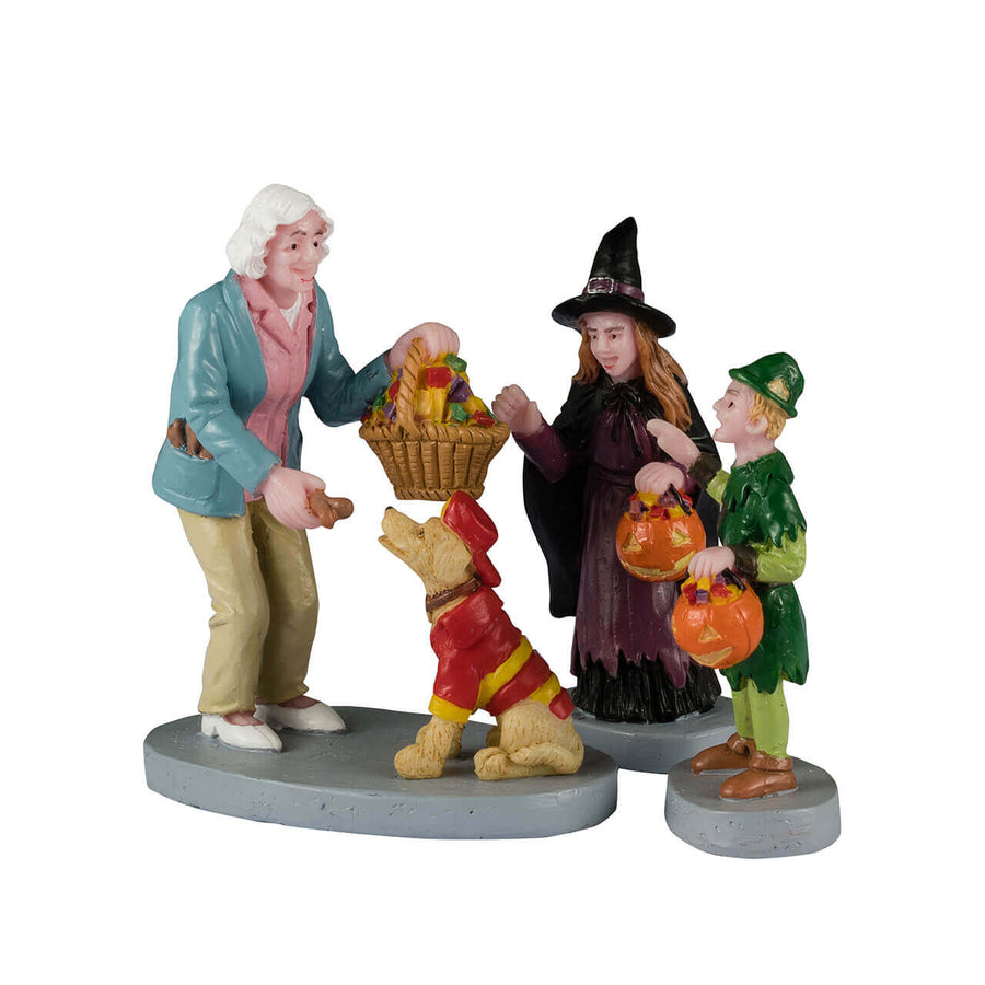 Lemax Spooky Town Halloween Village Accessory: Everyone Gets A Treat, Set of 3 sparkle-castle
