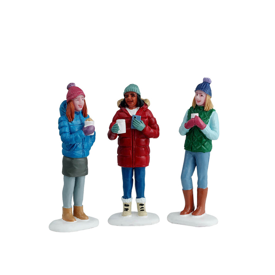 Lemax Vail Village Accessory: Hot Cocoa With Friends, Set Of 3 sparkle-castle