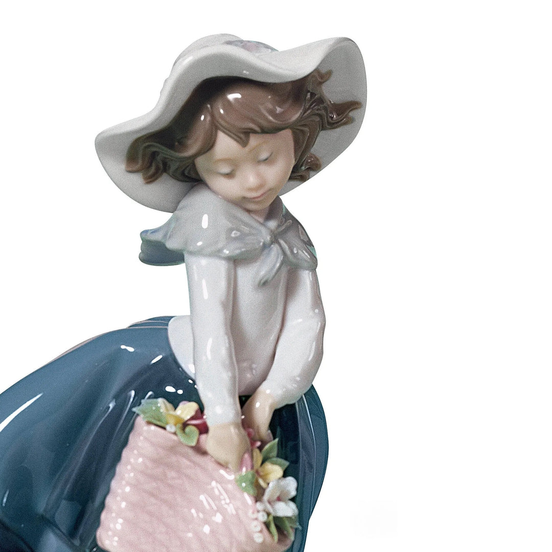 Lladró Elegant Youth Collection: Pretty Pickings Girl Figurine sparkle-castle