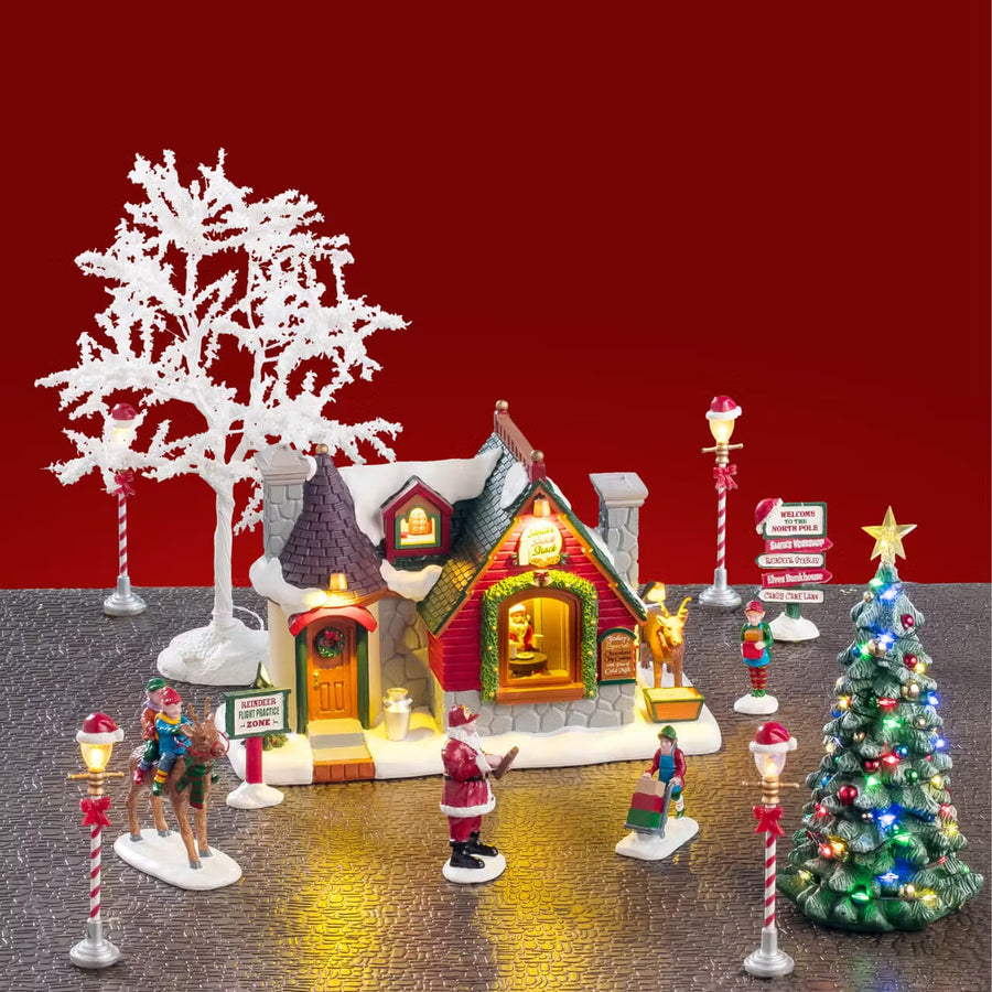 Lemax Santa's Wonderland Village: Santa's Snack Shack Set sparkle-castle
