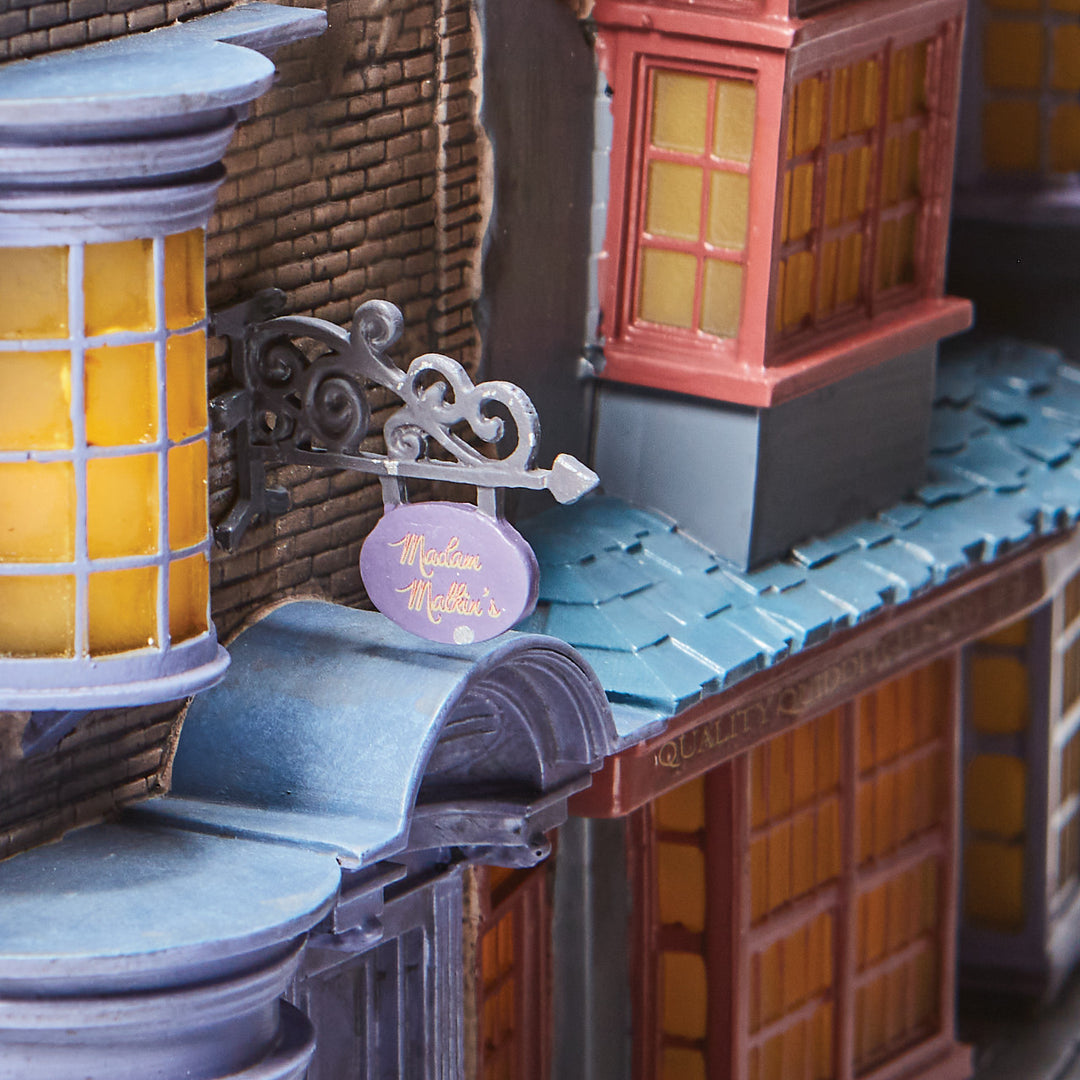 Wizarding World of Harry Potter: Diagon Alley Light Up Bookends sparkle-castle