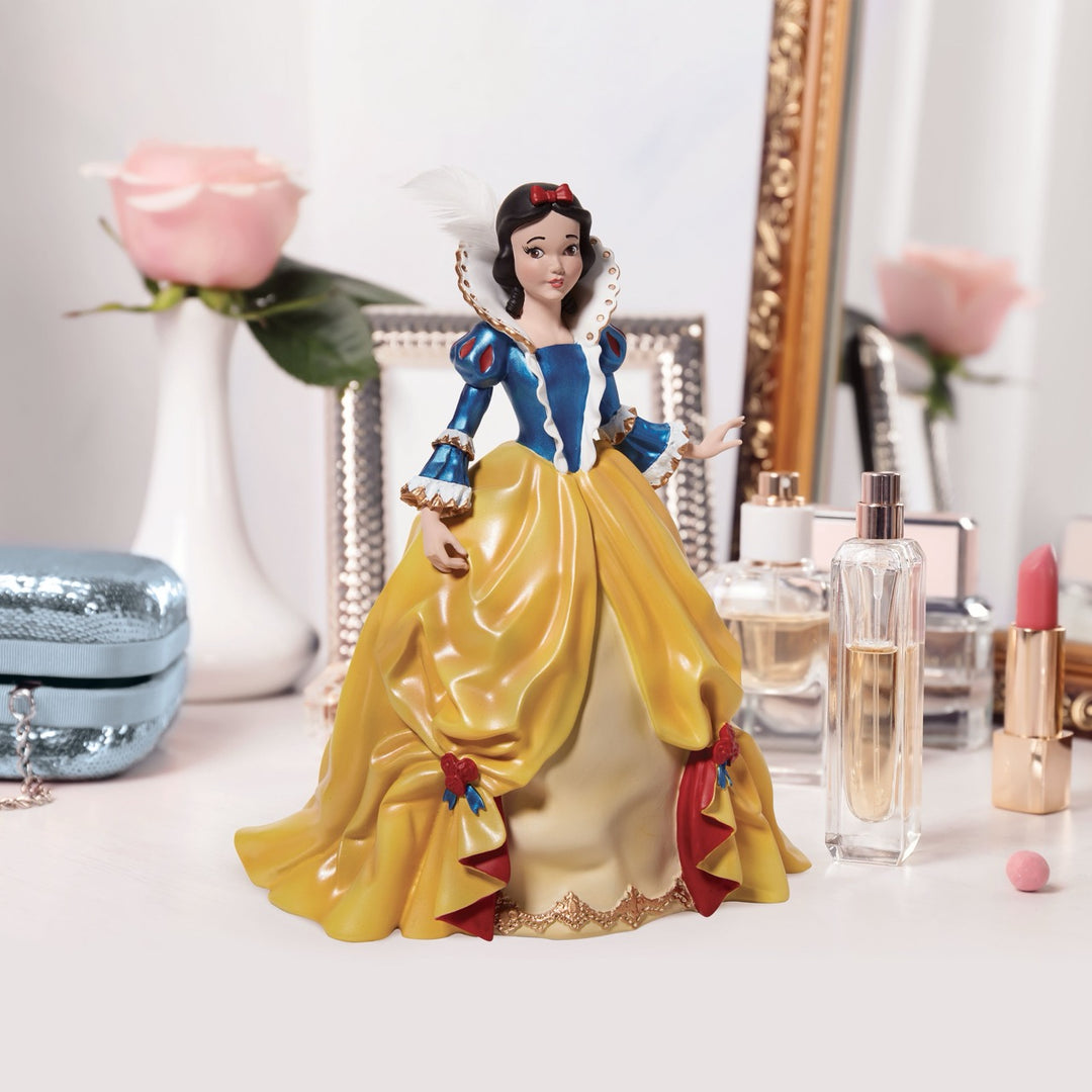 Disney Showcase: Rococo Snow White Figurine sparkle-castle