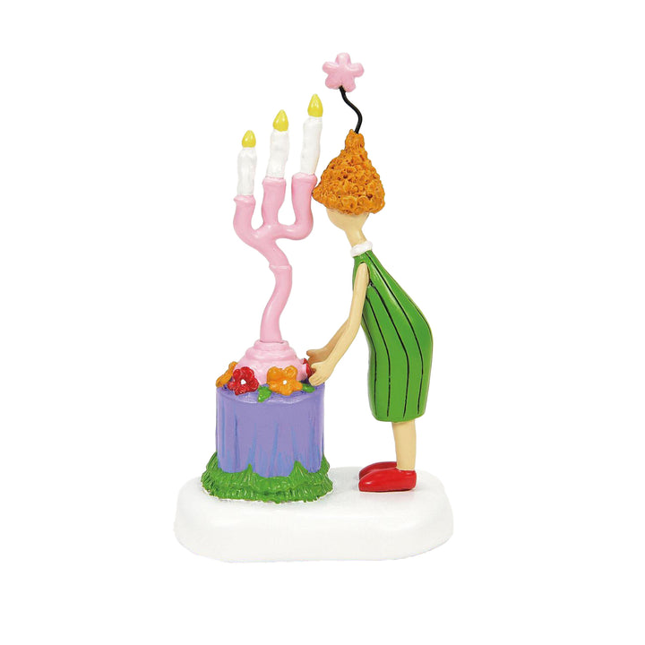 Department 56 Grinch Village Accessory: Auntie Who Sets A Centerpiece sparkle-castle