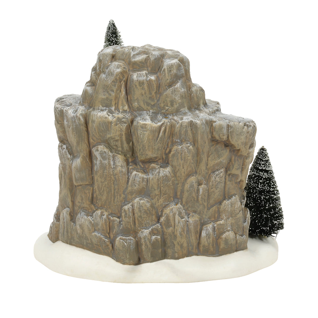 Department 56 Dickens Snow Village: Henry's Bear Exhibit, Set of 3 sparkle-castle