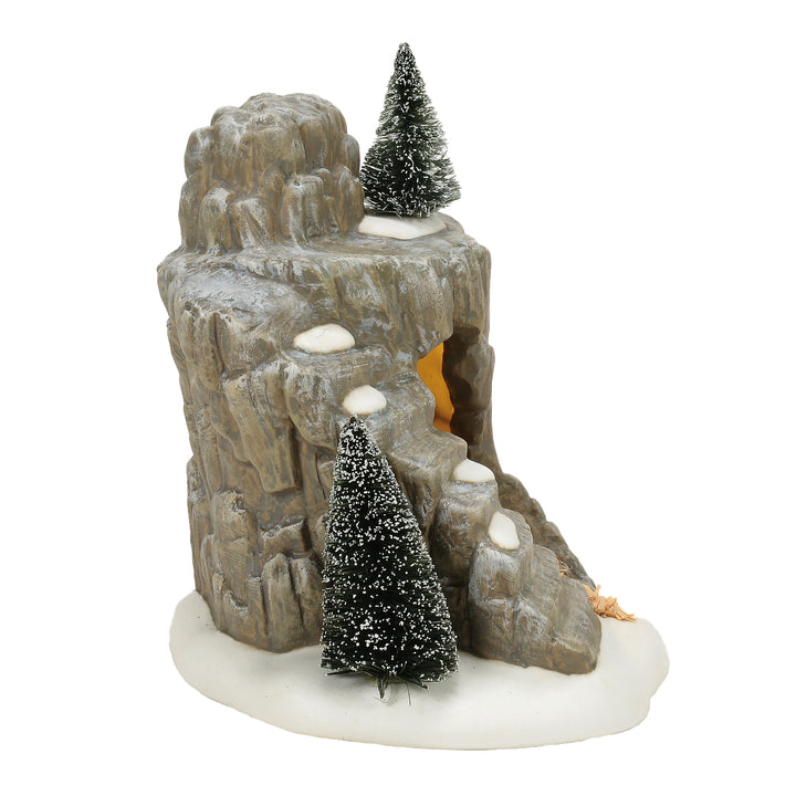 Department 56 Dickens Snow Village: Henry's Bear Exhibit, Set of 3 sparkle-castle