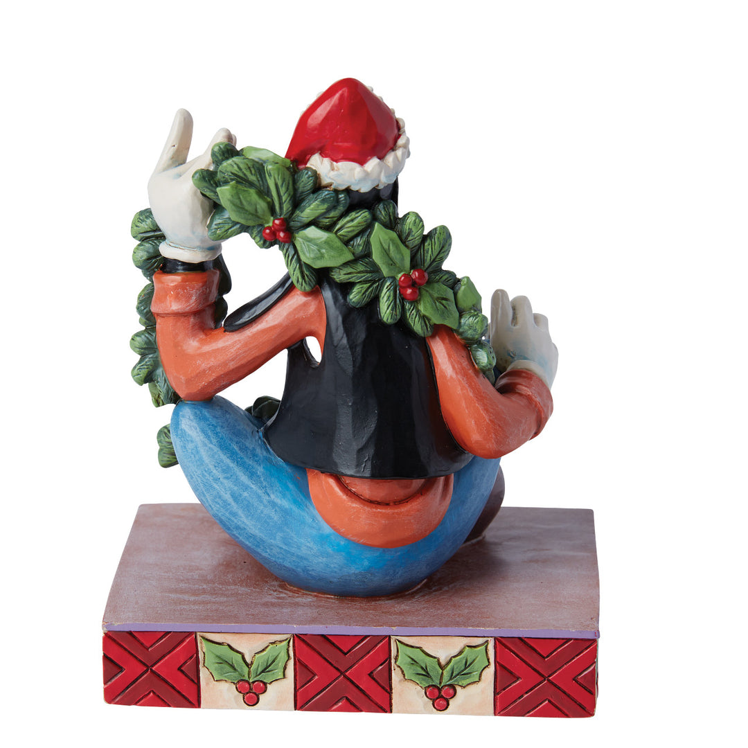 Jim Shore Disney Traditions: Christmas Goofy Personality Pose Figurine sparkle-castle