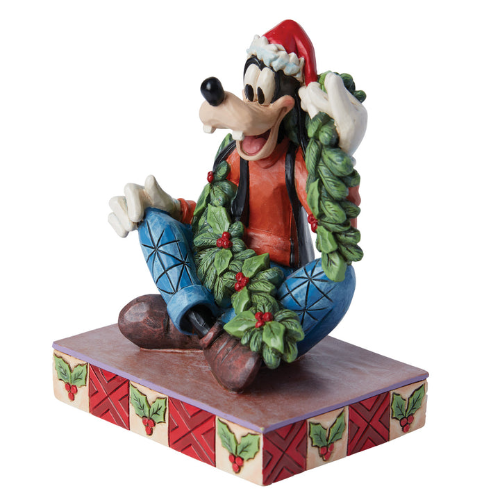 Jim Shore Disney Traditions: Christmas Goofy Personality Pose Figurine sparkle-castle