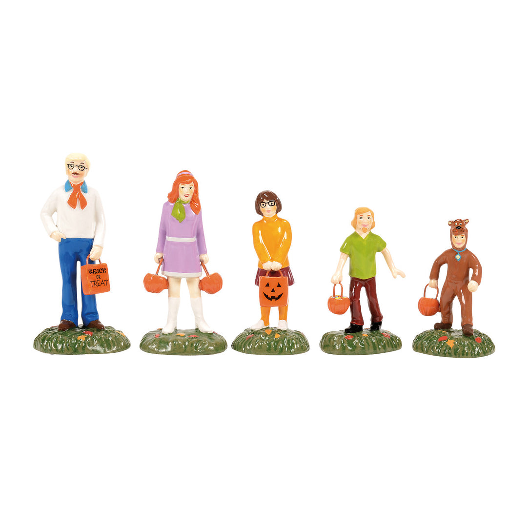 Department 56 Snow Village Halloween Accessory: Scooby Doo Trick or Treaters, Set of 5 sparkle-castle