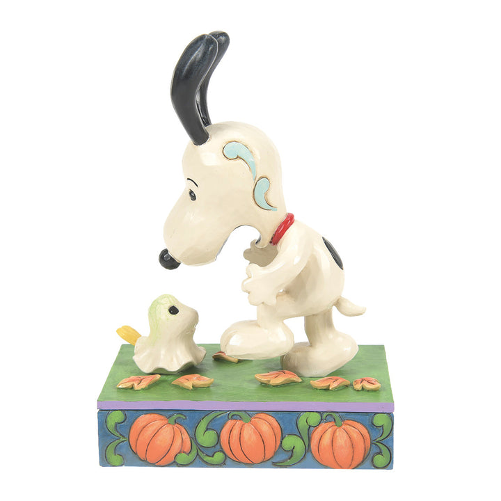 Jim Shore Peanuts: Snoopy Scared by Woodstock Ghost Figurine sparkle-castle