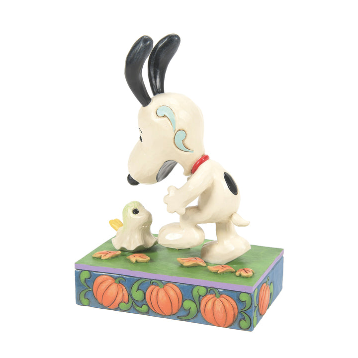 Jim Shore Peanuts: Snoopy Scared by Woodstock Ghost Figurine sparkle-castle