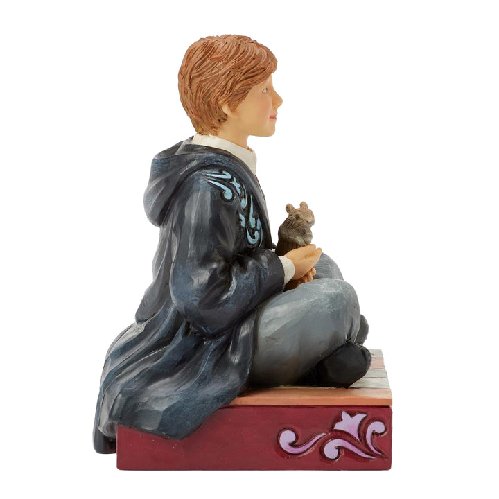 Jim Shore Harry Potter: Ron with Scabbers Figurine sparkle-castle