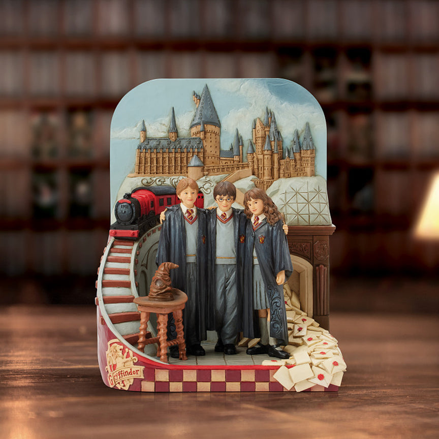 Jim Shore Harry Potter: Trio & Castle Movie Scene Figurine sparkle-castle