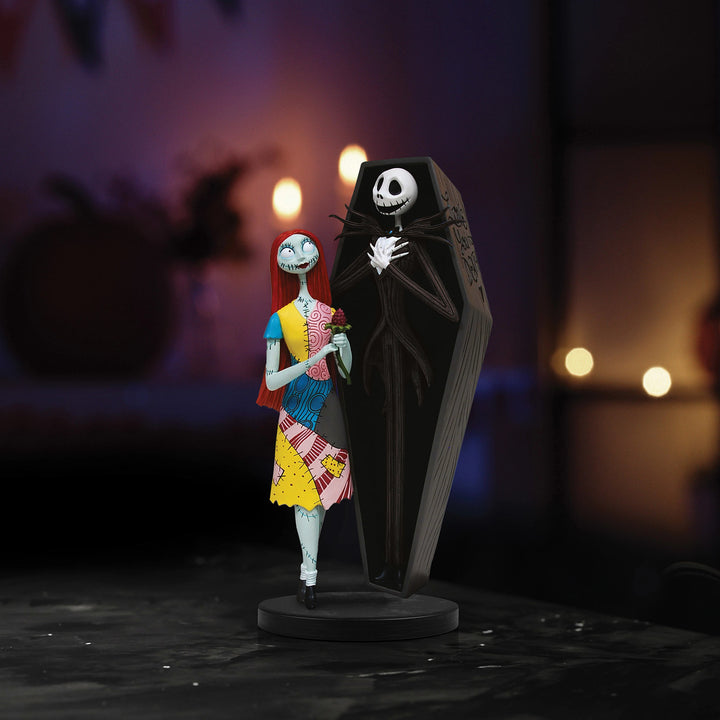 Disney Showcase: Jack &Sally Coffin Figurine sparkle-castle