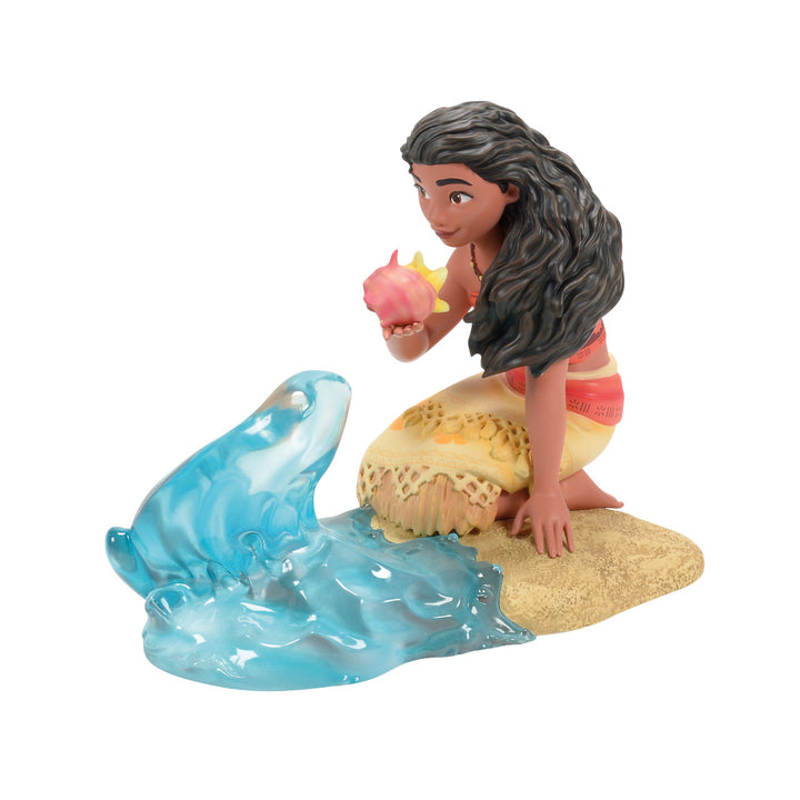 Disney Showcase: Moana with Wave Figurine sparkle-castle