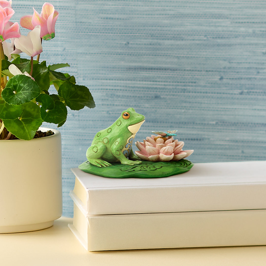 Jim Shore Heartwood Creek: Frog & Dragonfly On A Lilly Pad Figurine sparkle-castle