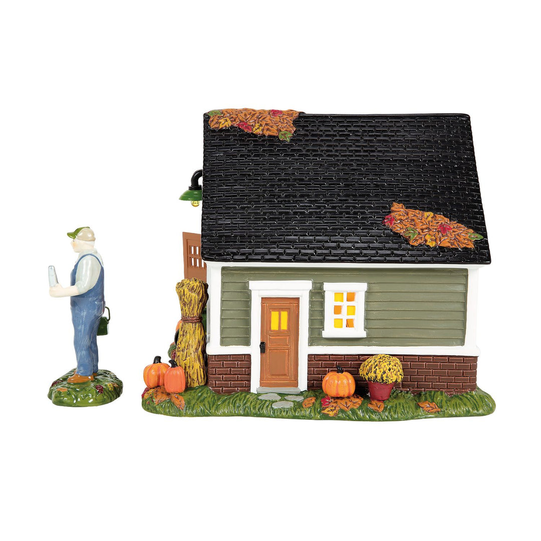 Department 56 Snow Village Harvest: Still Running!, Set of 2 sparkle-castle