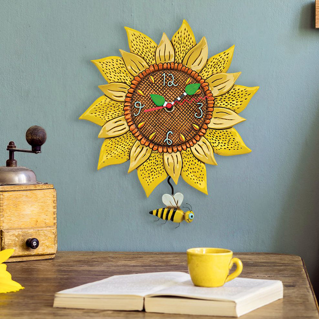 Allen Designs: Bee Sunny Clock sparkle-castle