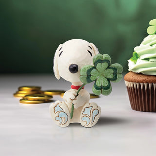 Jim Shore Peanuts: Mini Snoopy With Clover Figurine sparkle-castle